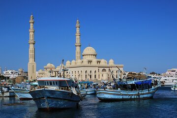 Private City Tour with Parasailing & Private Transfers - Hurghada