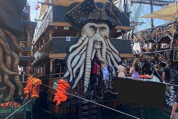 Antalya Pirate Boat Tour With Lunch and Softdrinks