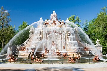 Only summer tour: Segovia & La Granja Fountains show with pick up