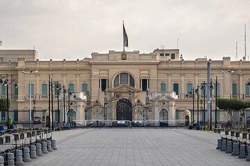 Cairo Day Trip Pyramids & Abdeen Palace with Lunch - Hurghada