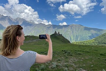3 Days in Georgia: Private Tour with Wine, Mountains & Culture