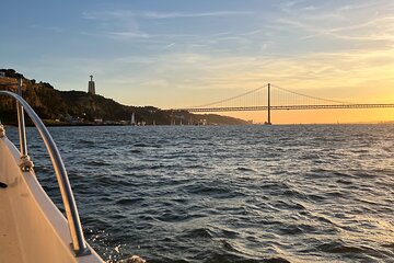 Lisbon: Sunset Boat Tour, Postcard Scene