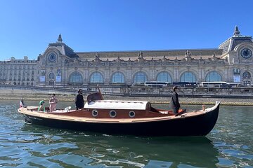 Paris Private Boat Tour with Champagne