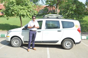 Delhi Airport Pickup and Drop-Off Service