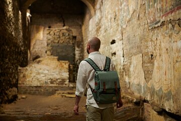 Rome: Trastevere Undergrounds Private Guided Tour with Transfers