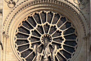 Notre-Dame Cathedral Exterior Guided Tour in Paris