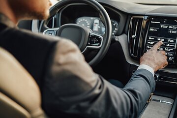 Milan Private Transfer (Malpensa &Linate Airports Train Station, Bellagio, Como)