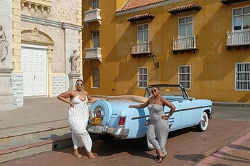 Private Self-Guided Classic Car Tour in Cartagena