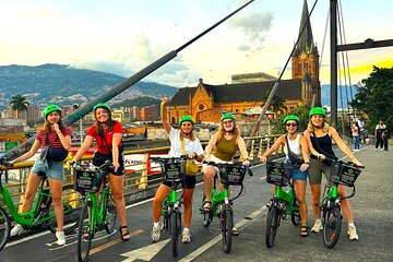 Electric Bike City Tour Medellin, Viewpoints, Local Snacks and Drink tastings