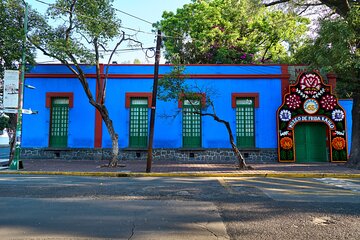 Frida Khalo Museum with Transportation and Culinary Experience