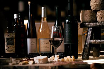 Paris: Notre Dame Gourmet Food & Wine Tour with a Culinary School