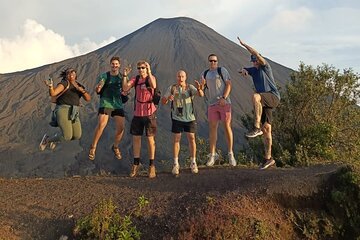 Private Pacaya Volcano Hike & Optional Pizza Experience