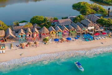 National Aviary and Playa Blanca Private Tour