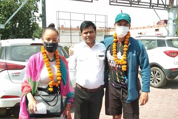 Transfer from New Delhi to Agra by Private car