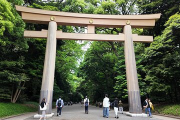 Meiji Shrine History Walking Tour