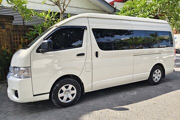 Bali Airport Transfer Check in or Check out Ubud Area Luxury Car