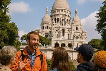 Montmartre Highlights Guided Walking Tour in 1h30 & Expert Guide