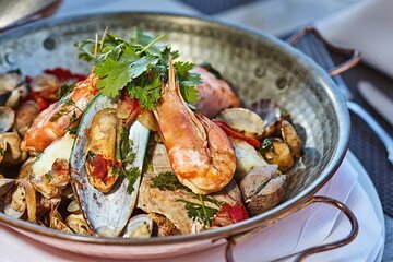 Discover The Algarve Region and The Local Gastronomy