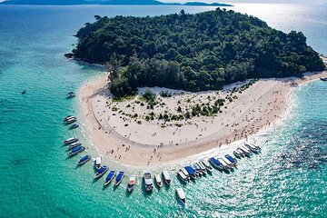 Private Phi Phi and Bamboo Island Tour by Speedboat