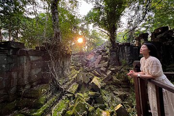 Banteay Srei, Kulen Mountain and Beng Mealea with Picnic lunch