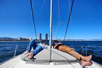 Private Sailboat 2:30h Barcelona up to 11pax w/Premium Aperitifs