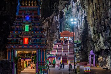 Batu Cave and Kuala Lumpur Heritage Tour by Train and Walking