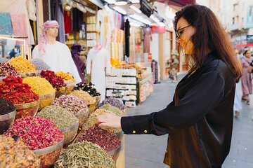 Dubai Aladdin Tour: Old Dubai, Creek, Souks & Local Tastings