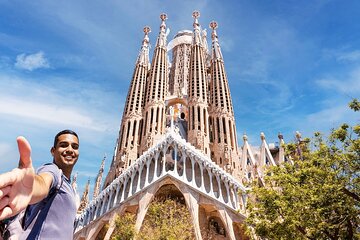 Fast Track: Sagrada Familia Guided Tour 