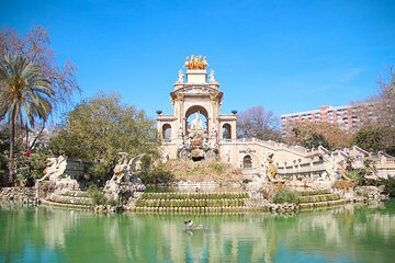 Private Healthy Food Experience and Walking Tour in Barcelona