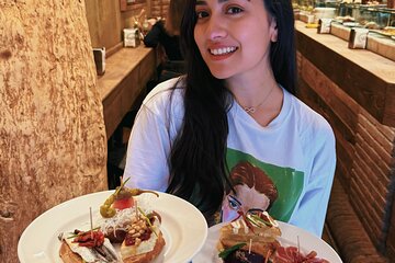 Small-Group Pintxo and History Tour of Barcelona Old Town