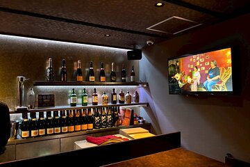 Member‘s only Karaoke Bar Tour with All-You-Can-Drink in Roppongi