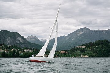 Private Classic Boat Tour on Lake Como with Aperitif