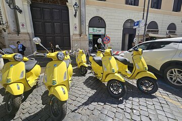 Scooter Vespa rental in Rome 48 hours
