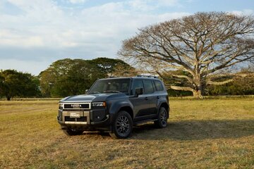Luxury and Premium Transportation Private Driver and Guide 