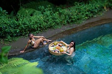 Ubud: Floating Breakfast, Jungle Swing & Spa Romantic Tour