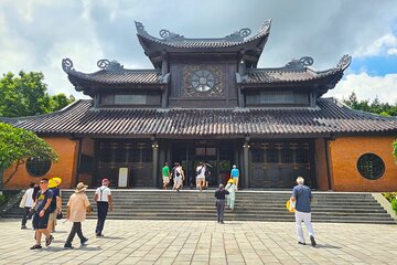 Hanoi: Deluxe Tour Explore Bai Dinh Pagoda & Trang An Grottoes