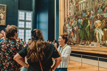 Paris Louvre Essentials Tour with Reserved Entry