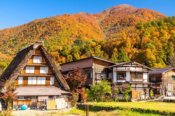 One Way Bus from Kanazawa to Takayama with a stop at Shirakawago