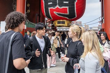Tokyo: Traditional Shrine and Temple with Conbini Hopping Tour