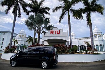 Private Transport Arenal to RIU Hotels - Premium Service VIP
