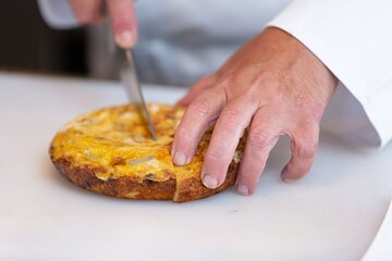 Barcelona Paella and Tapas Cooking Class with Market Tour