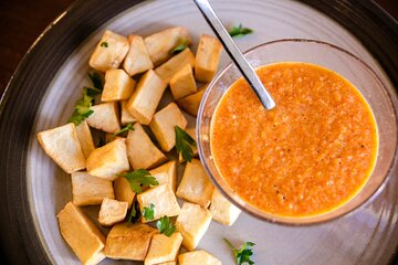 Spanish Tapas Cooking Class in Barcelona With Wine