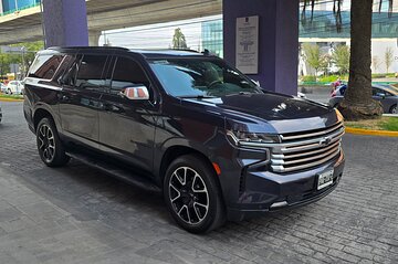 Suburban Van Rental by Day in Mexico City