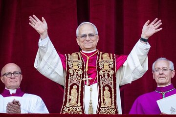 Rome: Escorted Papal Audience Experience with Entry Ticket