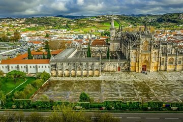 Lisbon Private Luxury Car History Tour