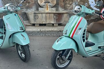 Vespa Tour with Driver Explore the Wonders of Rome