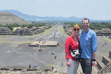 Guided Tour of Teotihuacan with Craft Workshops and Breakfast
