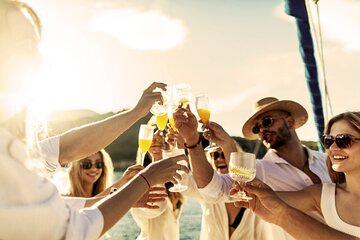 Catamaran Sunset Experience in Sorrento Coast with Food and Music