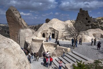 Historical Cappadocia Red Tour with Lunch and Entry Tickets