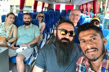 14 Days Sri Lanka Guided Tour (Transportation & HB Hotels)
